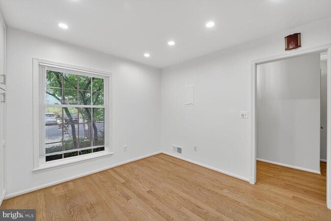 Building Photo - 4843 Sangamore Rd