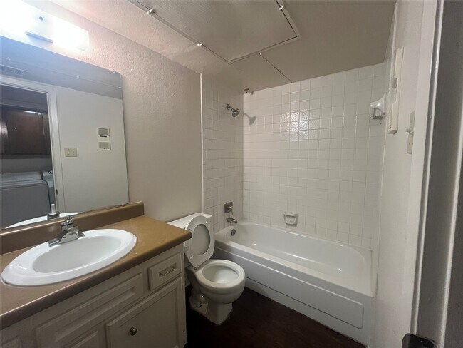 Building Photo - 8529 Hearth Dr