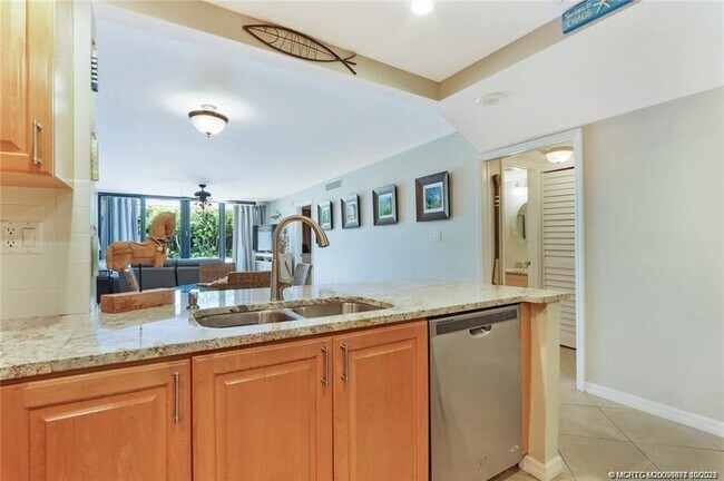 Building Photo - 10600 S Ocean Dr