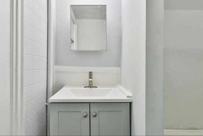 Building Photo - Beautifully Renovated 2-Bedroom, 1-Bath Apartment Move-In Ready!