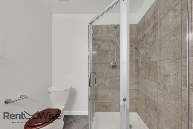 Building Photo - 2406 Kehoe Ave