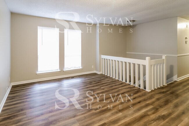 Building Photo - Enjoy living the good life in this 3 bedroom, 2 bathroom home