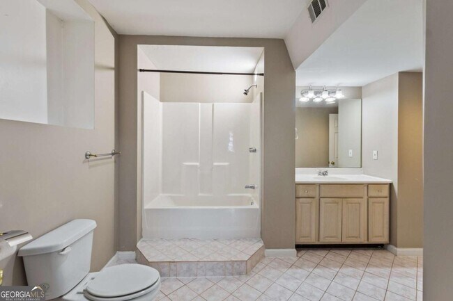 Building Photo - 4565 Ashmore Cir