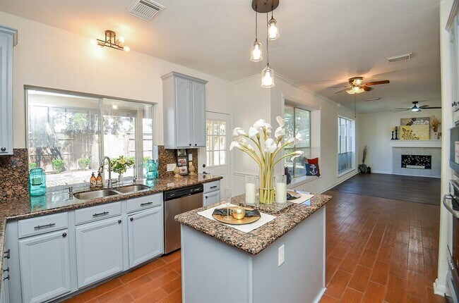 Building Photo - 18106 Rileybrook Cir