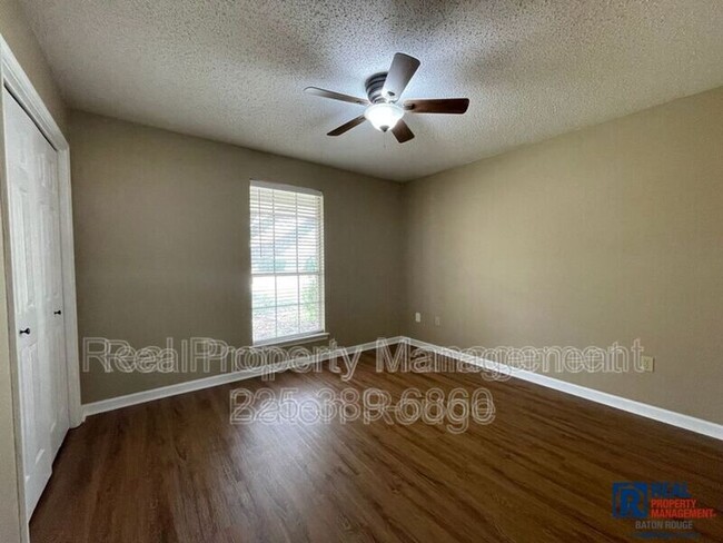Building Photo - 5536 Parkforest Dr