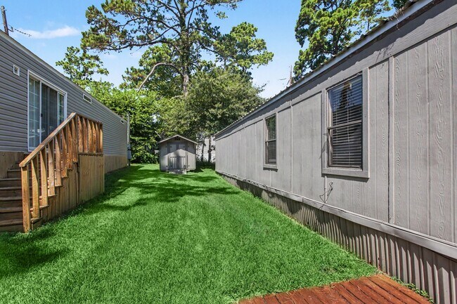 Building Photo - 14351 W Ravine Run