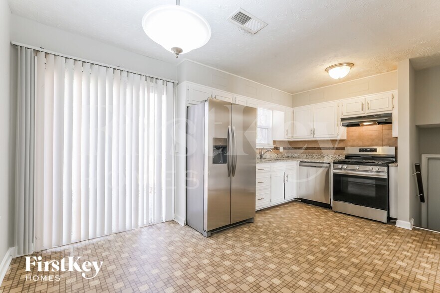 Building Photo - 680 Springhollow Ln SW