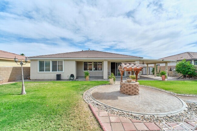 Building Photo - 82950 Vincent Dr
