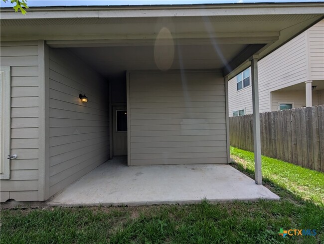 Building Photo - 2213 Avery Village