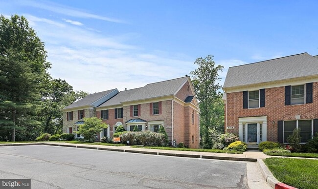 Building Photo - 8416 Cedarcreek Ct