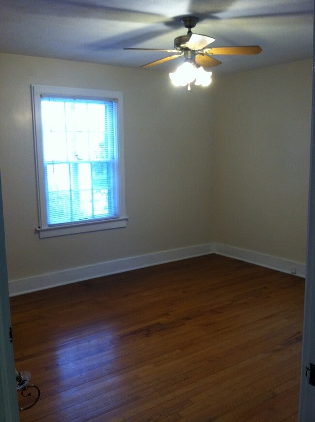 Building Photo - 307 Helm St