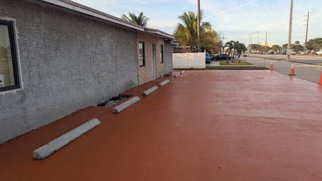 Building Photo - 17900 NW 2nd Ave