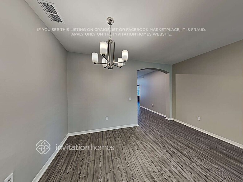 Building Photo - 165 St Thomas Dr