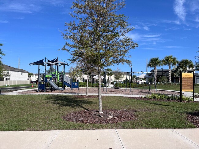 Building Photo - Beautiful 3 bedroom, 2.5 bathroom, 1 car garage townhouse for rent in Lutz!