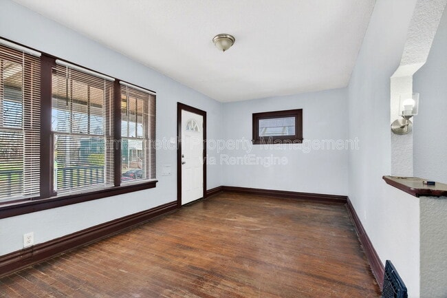 Building Photo - 5944 Thekla Ave