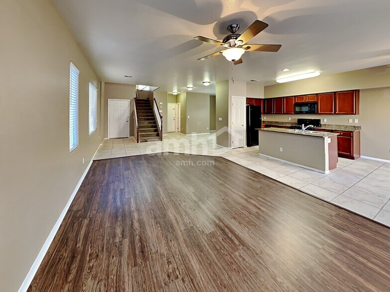 Building Photo - 7947 Dexter Falls St