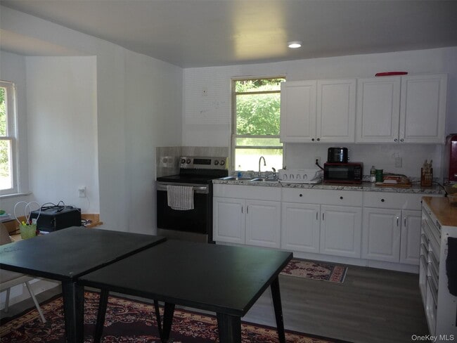 Building Photo - 971 US-209