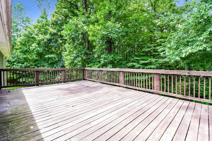 Building Photo - 310 Victoria Dr