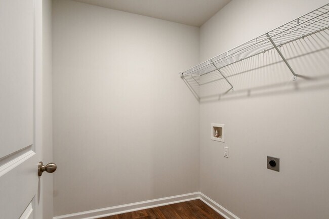 Building Photo - Charming 4 Bed Rental Home Located in Cypress Ridge!