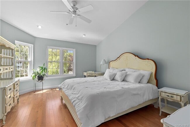 Building Photo - 611 Pondside Dr