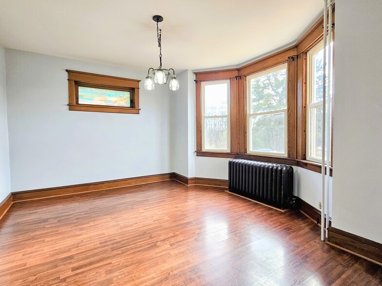 Building Photo - 324 S Broad St