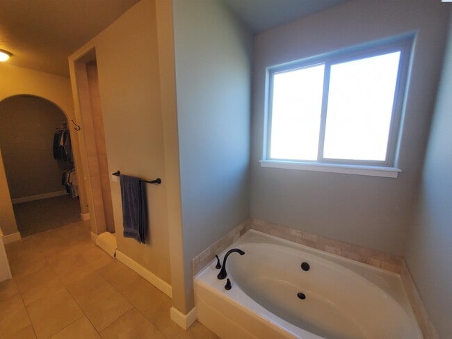 Building Photo - FOR RENT: West Pasco with heated inground ...