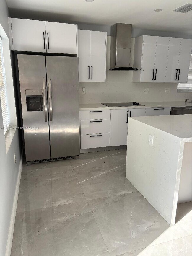 Building Photo - 6865 SW 42nd St