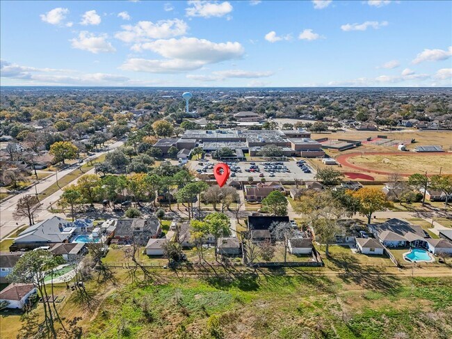 Building Photo - 15514 Diana Ln