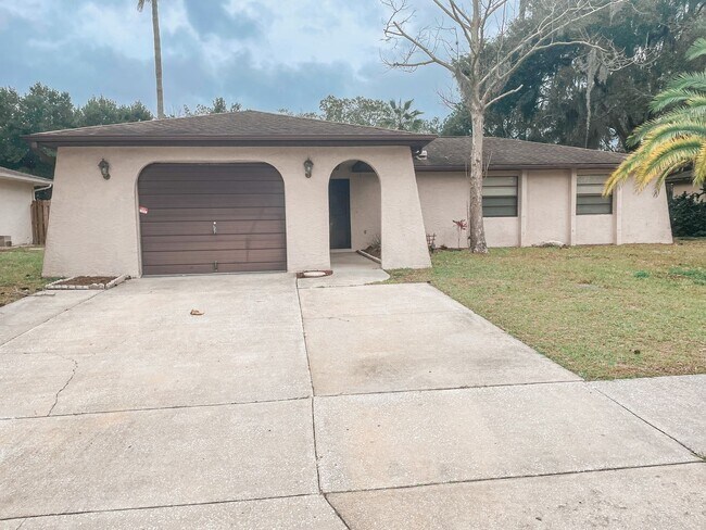 Building Photo - 12834 Lake Tree Ln