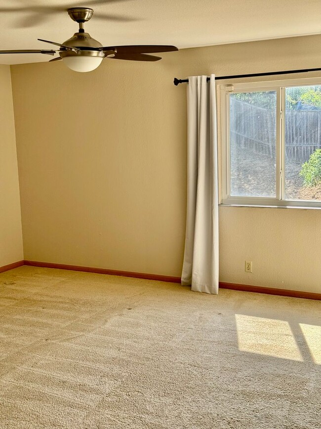Building Photo - Beautiful 4-Bedroom, 3-Bath Home with Pool...