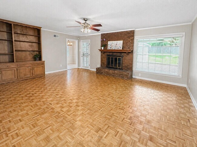 Building Photo - 2148 Riverdale Rd