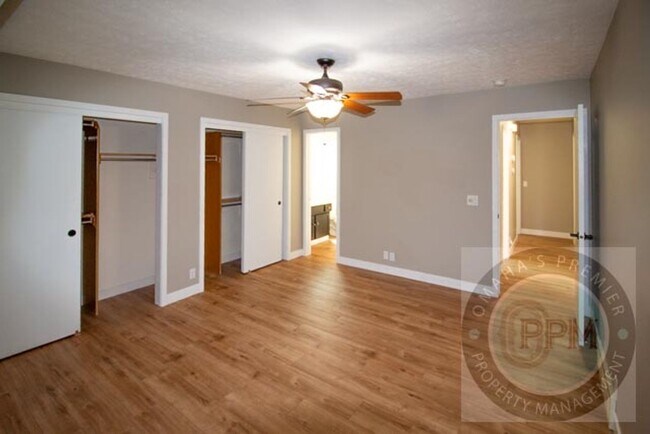 Building Photo - Fall Move in Special $800.00 off Deposit!!!  4 Bed Ranch House in Millard School District