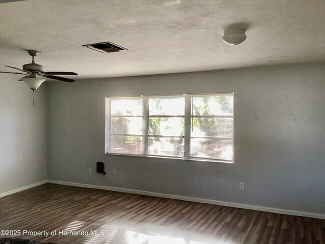 Building Photo - 7322 Pinehurst Dr