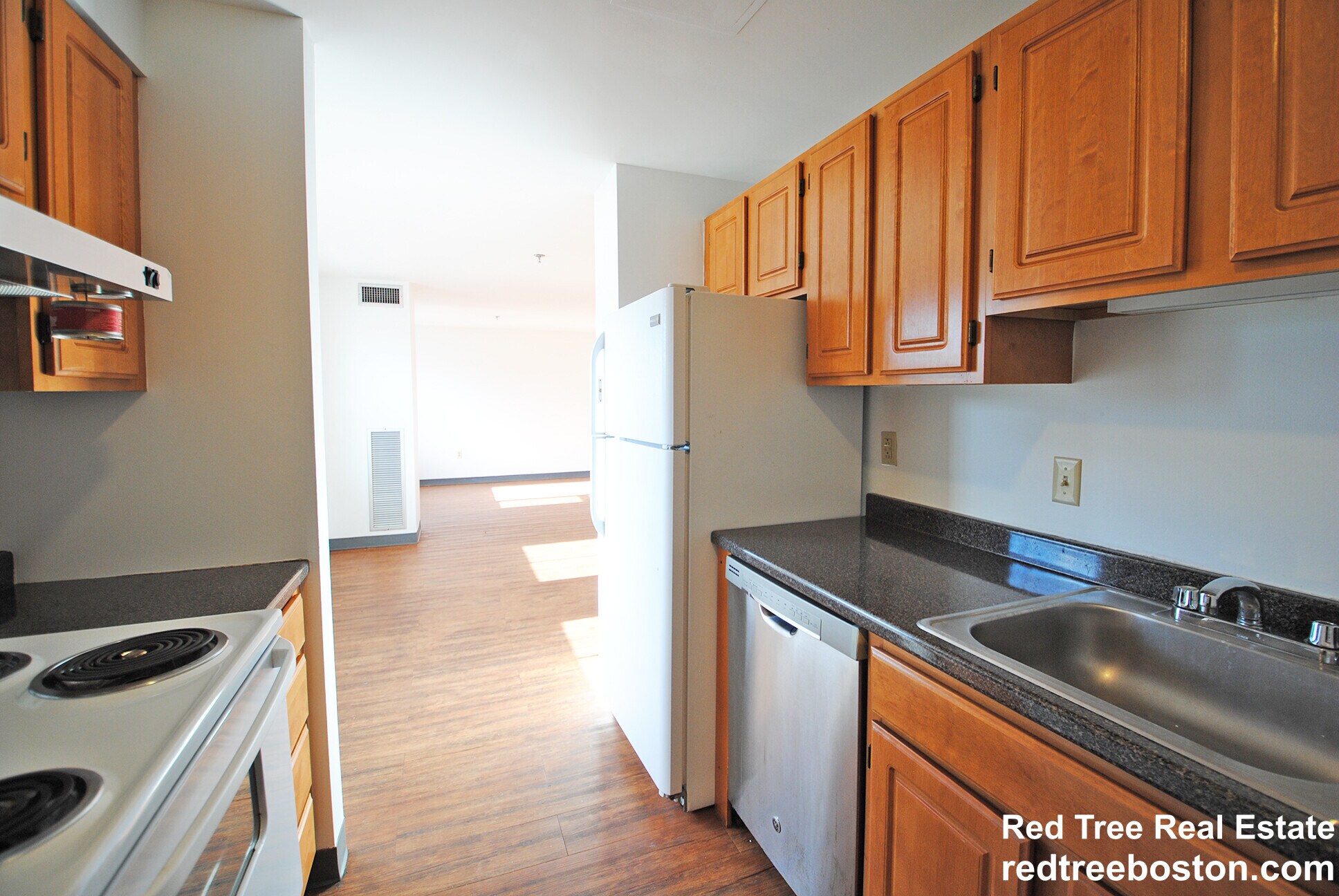 Building Photo - 5 Pine St