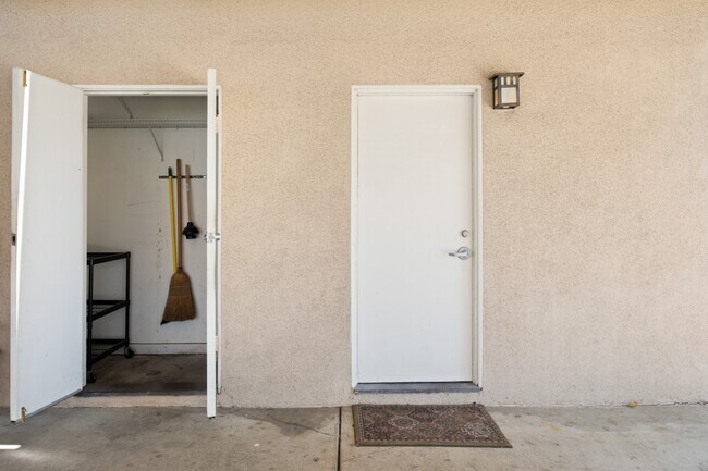 Building Photo - 5342 Emporia Ave