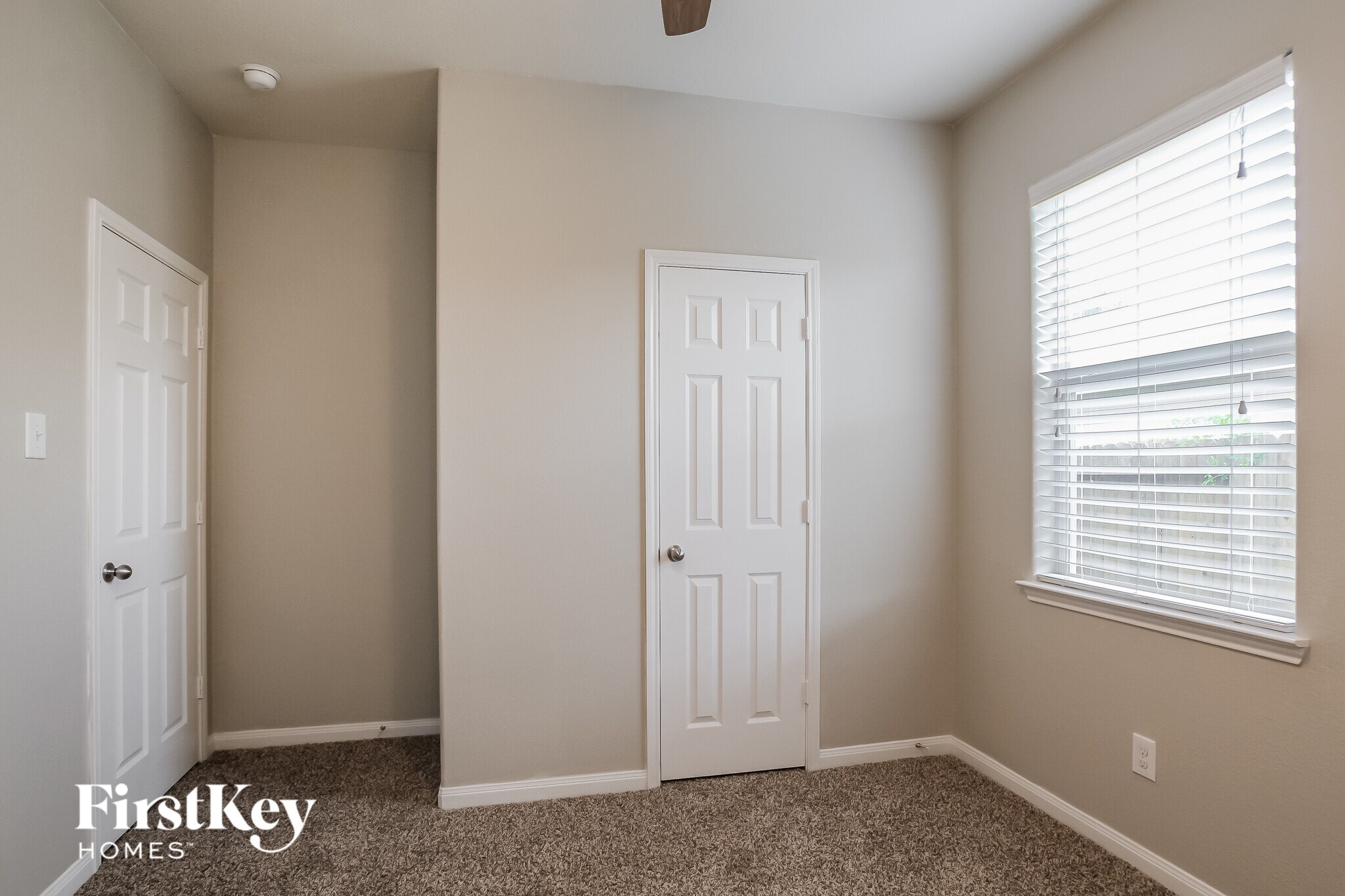 Building Photo - 5623 That Way