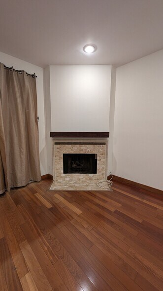 Living room Fireplace - 2405 34th St