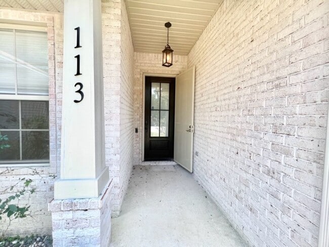 Building Photo - 113 Kailyn Ct