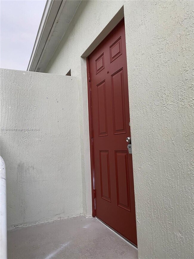 Primary Photo - 17077 SW 93rd St