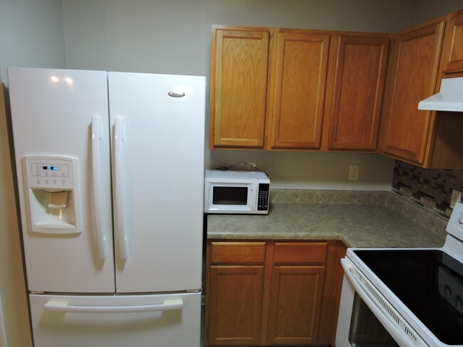 Building Photo - 132 Swaying Pine Ct