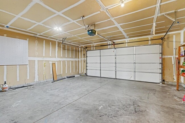 Building Photo - 2463 N Stone Pl