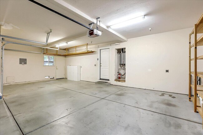 Building Photo - 13993 Alta Vista Ave