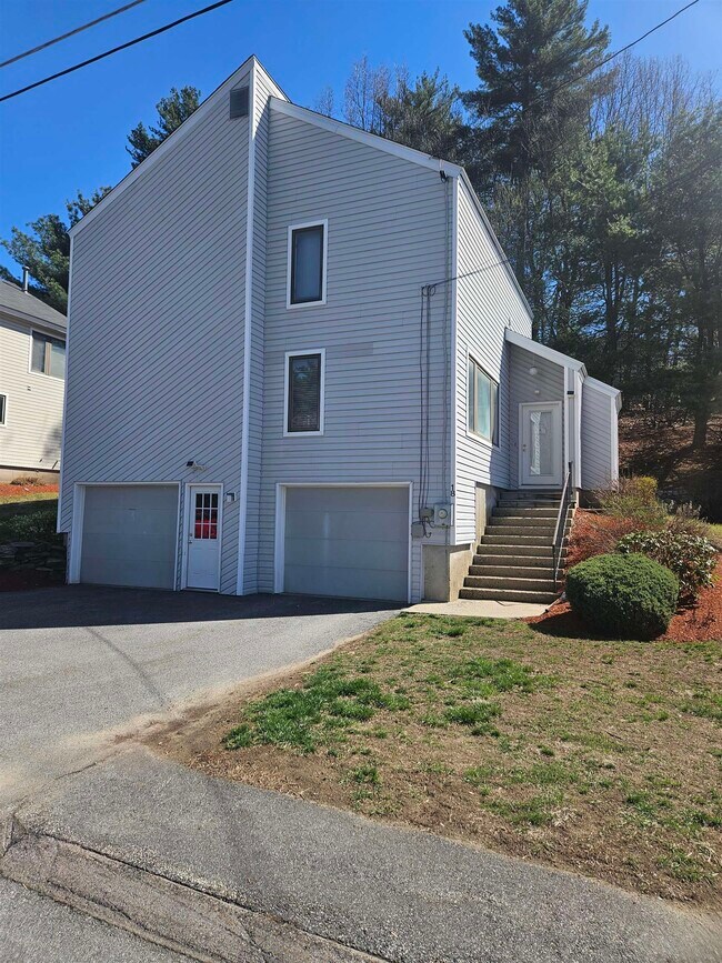 Building Photo - 18 Landsdown Dr