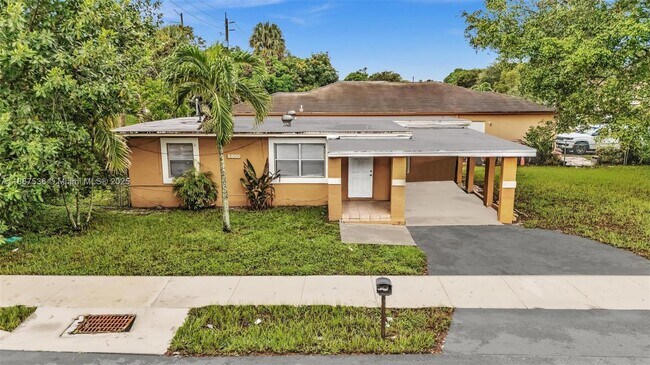 Primary Photo - 2800 NW 6th Ct