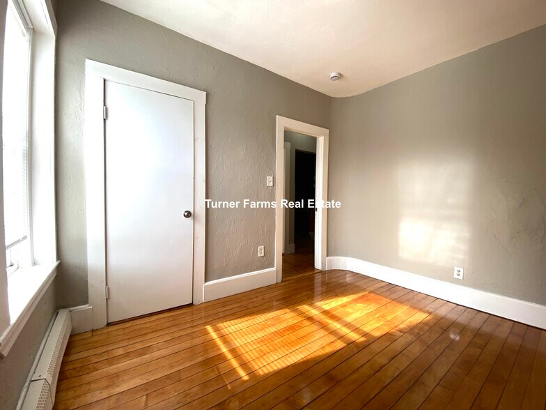 Building Photo - 270 Bowdoin St