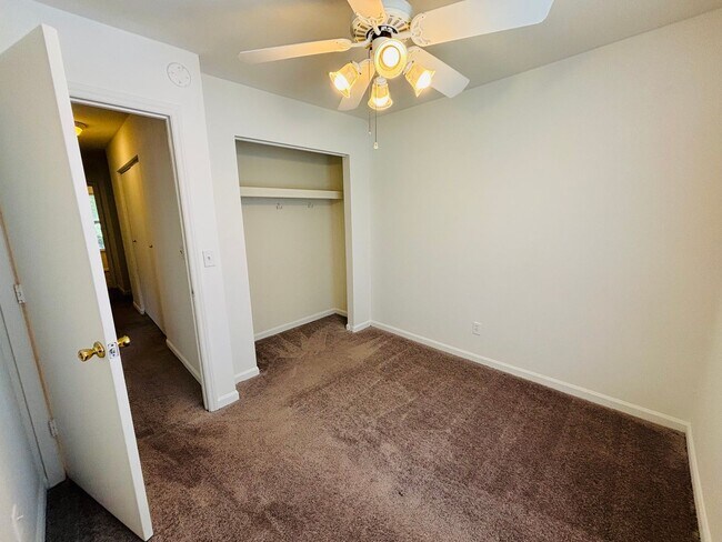 Building Photo - 317 Pheasant Run Ct