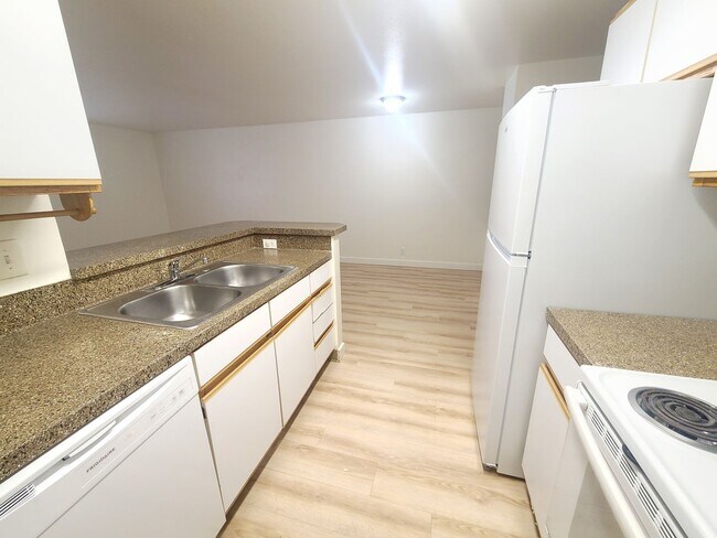 Building Photo - Beautiful 3 bed 2 bath Townhome in Boise!