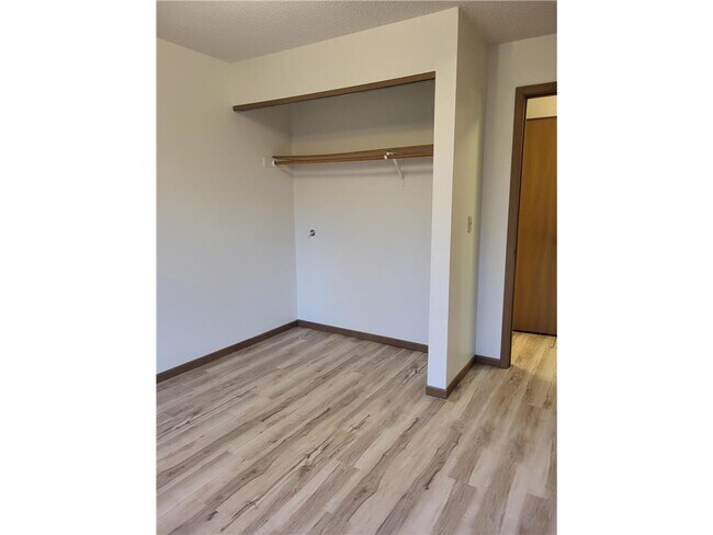 Building Photo - 609 Main St S