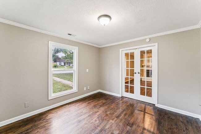 Building Photo - Charming 2 Bedroom, 2 Bath with Extra Loft Space Available Now!