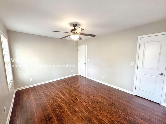 Building Photo - 463 Valley Hill Rd SE